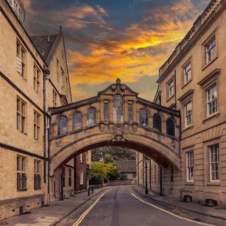 Modern 2-Bed Apartment With Balcony, Close To Oxford City Centre With Free Parking Buitenkant foto