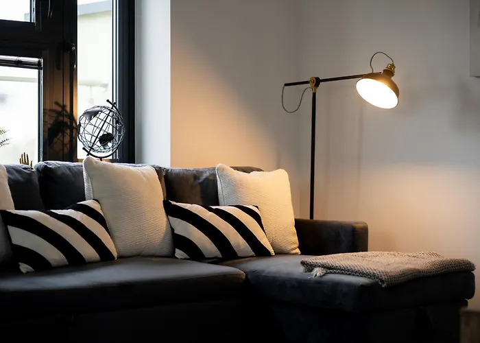 Modern 2-Bed Apartment With Balcony, Close To Oxford City Centre With Free Parking